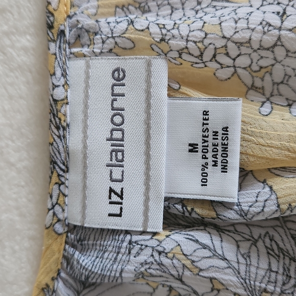Liz Claborne Medium Yellow and Gray Floral Blouse with a Shell Lining - Picture 5 of 9